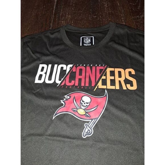 Large NFL Team Apparel Tampa Bay Buccaneer Football Short Sleeve Tee TShirt Shir - Picture 2 of 5